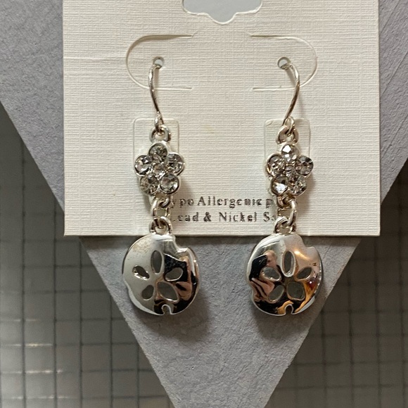 Sand dollar necklace and earrings - Picture 2 of 7